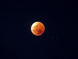 Fenomena Gerhana Bulan Malam Ini dan Potensi Picu Banjir Rob